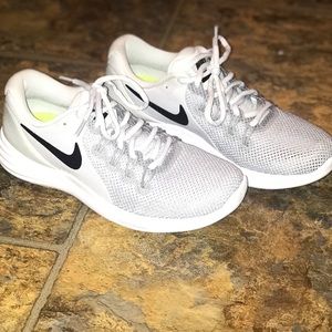 Nike Tennis Shoes